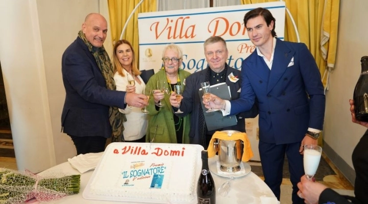 APPLAUSI E CONSENSI PER LA QUINTA EDIZIONE DEL PREMIO IL SOGNATORE CONSEGNATI A VILLA DOMI GLI AMBITI RICONOSCIMENTI