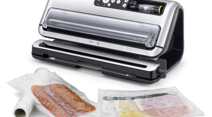 FoodSaver FFS006X, la macchina per il sottovuoto che riduce i tempi di marinatura da 12 ore ad appena 10 minuti