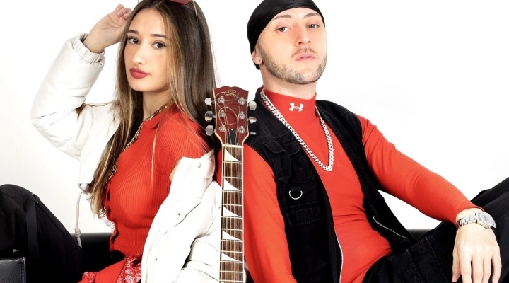 Dopo aver calcato il palco con Coolio, Lil Wayne, Pitbull ed aver coreografato i videoclip dei pesi massimi della scena italiana, Willy Vi pubblica “Regalo”, il suo nuovo singolo in feat. con Francy