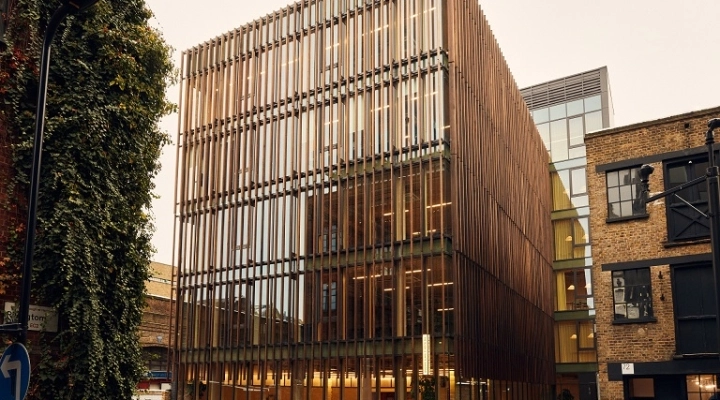 TOG presenta il prestigioso edificio per uffici in legno massiccio nel centro di Londra