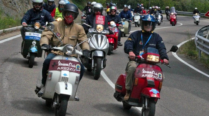 Da Arezzo a Cortona in Vespa per il raduno nazionale del Primo Maggio