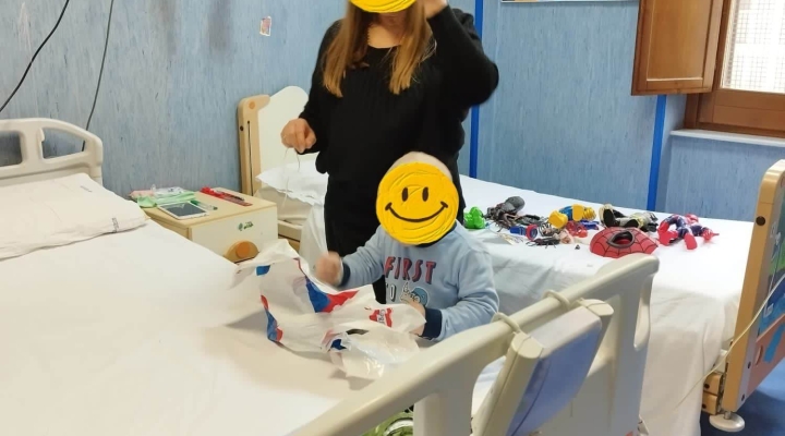 Solidarietà: consegnate le uova di cioccolato ai bimbi ricoverati in ospedale 