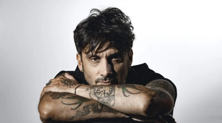 Il concerto di Fabrizio Moro al Teatro Massimo di Pescara