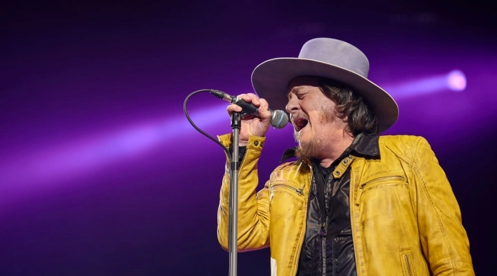 Un'Estate da RE, Zucchero in concerto alla Reggia di Caserta. Roberto Bolle incanta il pubblico della Reggia