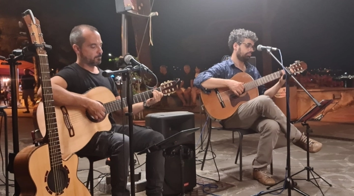 Venerdì 28 luglio da “O chi o a cà toa” - Serata concerto con il duo acustico 