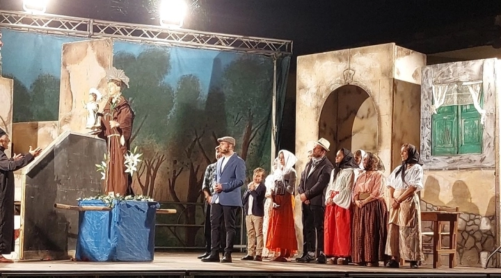 Brusciano Teatro in piazza col Miracolo di S. Antonio. (Reporter Antonio Castaldo)