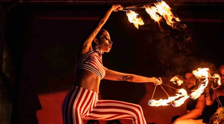  Circo Nero Italia: Ferragosto hot tra Calabria e Versilia