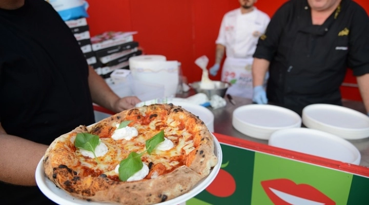 Milano, Pizza Village sbanca al CityLife