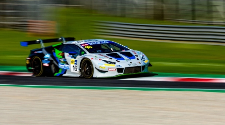 Fascicolo a Vallelunga nella serie Endurance del CIGT