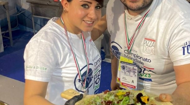 Carlo De Luca vince nella categoria Pizza a due al Campionato Mondiale Pizza DOC 2023