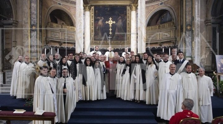 Solenne cerimonia per l’imposizione del mantello della Venerabile Arciconfraternita Vaticana di Sant'Anna de' Parafrenieri