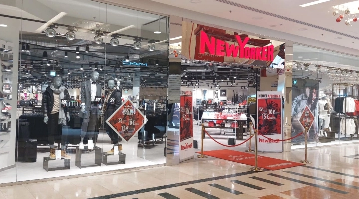 LA RETE DEL CENTRO COMMERCIALE ROMAEST SI AMPLIA CON   IL NUOVO FLAGSHIP STORE NEW YORKER