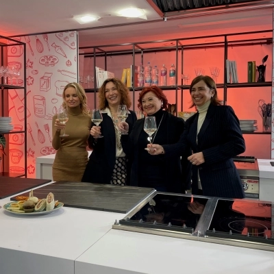 Cristina Lunardini e Justine Mattera protagoniste di Cook Academy Tv