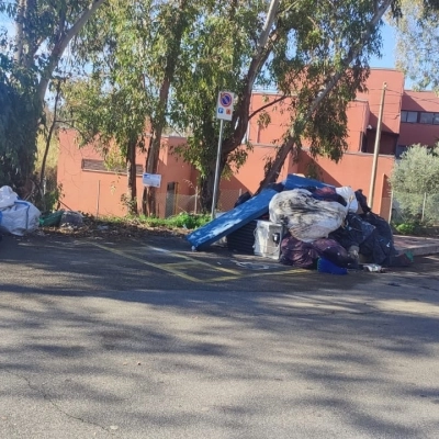 Ad Ardea rifiuti inquinanti in strada, la denuncia dell'Italia dei Diritti