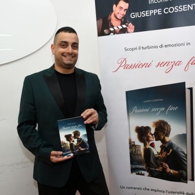 Gioiello Letterario a Napoli: 'Passioni Senza Fine' di Giuseppe Cossentino presentato con successo all'Ordine dei Giornalisti della Campania