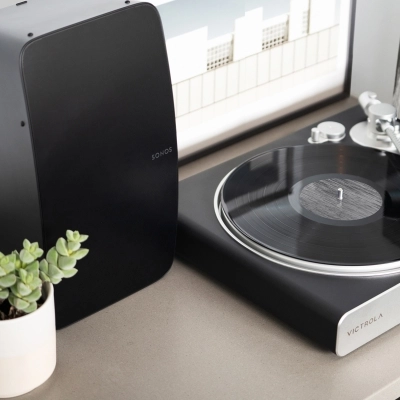 Victrola Stream Carbon, il giradischi wireless per i sistemi Sonos