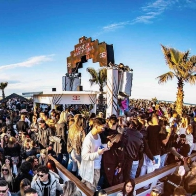 Spring Break, i ponti primaverili fanno scatenare Papeete Beach - Milano Marittima (RA)