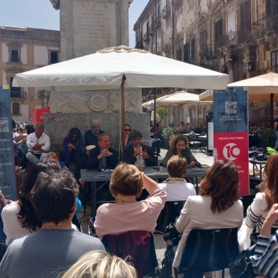 Lo scrittore palermitano Giankarim De Caro al Salone Internazionale del Libro di Torino  con la sua nuova opera “Romanzo tascio - erotico siciliano” 