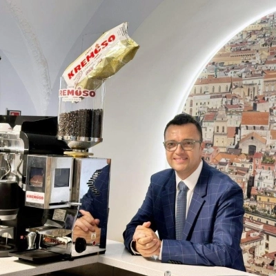  Inaugurato in Galleria Umberto I “Mondadori MA Bookstore&Mondadori Caffè Kremoso”