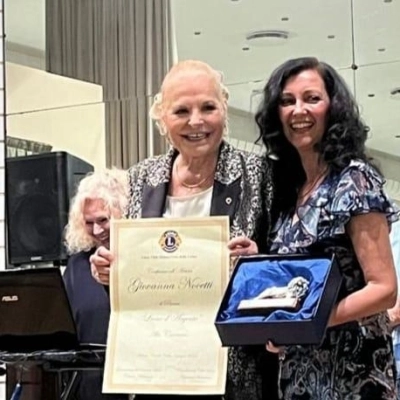 La cantante Giovanna premiata a Milano con il Leone d'Argento alla carriera 