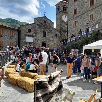 Il borgo di Raggiolo ospita la Festa di Transumanza