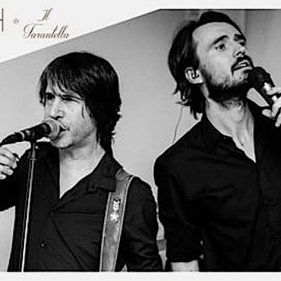 The Beach @ Marina di Scarlino (Grosseto) punta sulla live music: il 28/6 Rudy Smaila & Max Sestu, il 19/7 ecco Alex Belli Band 