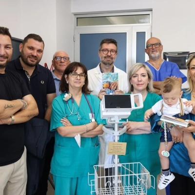 Donato il macchinario al Reparto di Terapia Intensiva Neonatale di Novara, acquistato da Sibillamedia grazie ai proventi del libro sulla storia di Valentino Diego Sarchiello, nato estremo prematuro 