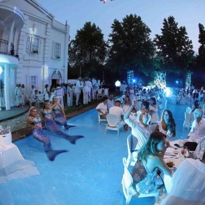 White Dinner Water Show 2024: Cena sull'Acqua a Villa ReNoir l’11, il 12 e il 26/07