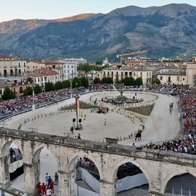 Roma. Al Senato: Il cavallo contro il bullismo, mission sociale della Giostra Cavalleresca di Sulmona che ospita l'Arma dei Carabinieri. Insieme per fare cultura e prevenzione dalla parte degli animali. 