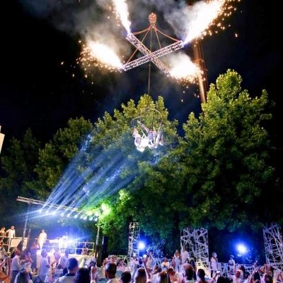 White Dinner Water Show 2024: la cena sull’acqua a Villa ReNoir