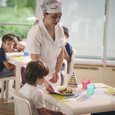 LE FAMIGLIE ITALIANE VALUTANO POSITIVAMENTE LA RISTORAZIONE SCOLASTICA