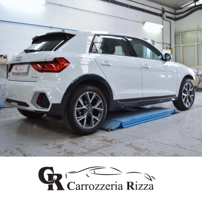 Carrozzeria a Roma Carrozzeria Rizza in via Demetriade: Eccellenza Artigianale e Innovazione