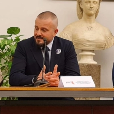 Giovane accoltellato a Rozzano nel Milanese, Ilario Castello (NSC): “Territorio emblematico dell’incidenza criminale nell’hinterland e nelle periferie, occorre intervenire sulle politiche della sicurezza