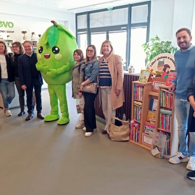 Una piccola biblioteca in dono alle scuole primarie di Monte San Savino