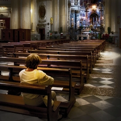 CHIESE VUOTE, MOSCHEE PIENE. L'Europa volta le spalle alla Croce. Come il Vecchio Continente sta diventando il primo ad abbandonare la fede che lo ha plasmato Di Davide Romano