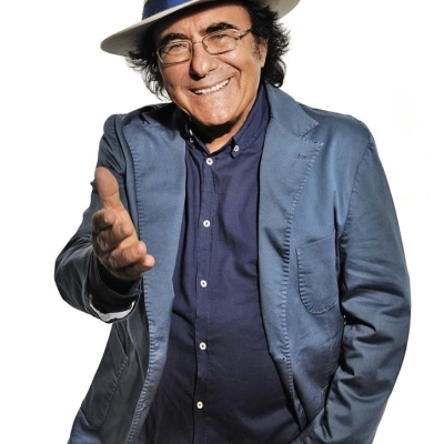 Al Bano a Napoli: successo al botteghino per un concerto che unisce generazioni diverse e persone da tutto il mondo