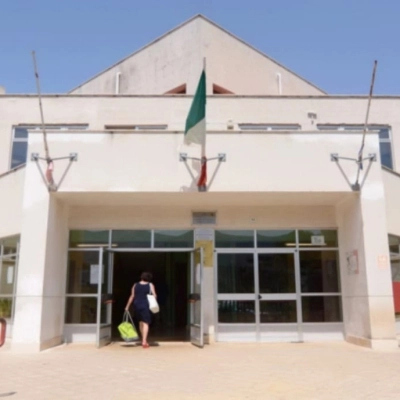 Palermo, Zen2: la scuola Giovanni Falcone chiude i battenti, disperazione e protesta tra genitori e studenti