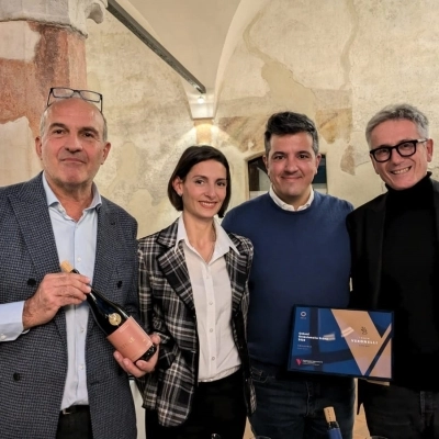 VERONELLI PREMIA LA RISCOPERTA DELLA DOC OSTUNI: AMALBERGA SI AGGIUDICA IL SOLE CON LO STÙNE OTTAVIANELLO