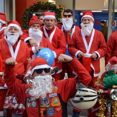 “Babbo Natale in Vespa” fa tappa al Luna Park e alla Città del Natale