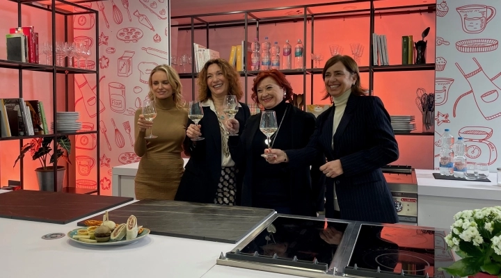 Cristina Lunardini e Justine Mattera protagoniste di Cook Academy Tv