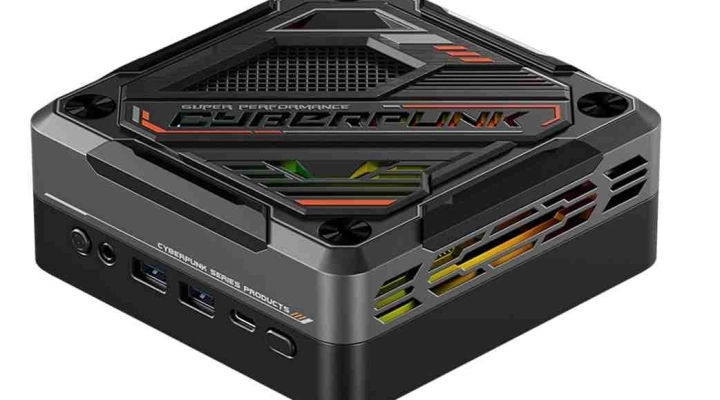 Mini Gaming PC AMD Ryzen 7 7840HS: Prestazioni Elevate, 32GB DDR5, 1TB SSD PCIe4.0, Windows 11 Pro - Nero