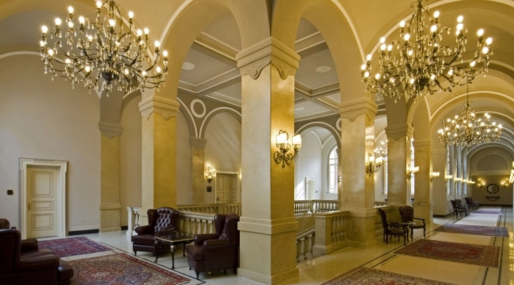 PiazzaHotels  a Parma con Il Gran Hotel Palazzo Vighi *****