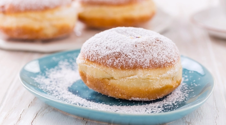 DA ATRIO A VILLACH COLORATO CARNEVALE IN MASCHERA IL 13 FEBBRAIO  CON I KRAPFEN DELLA TRADIZIONE AUSTRIACA E SAN VALENTINO IL 14/02 NEL SEGNO DEI FIORI 