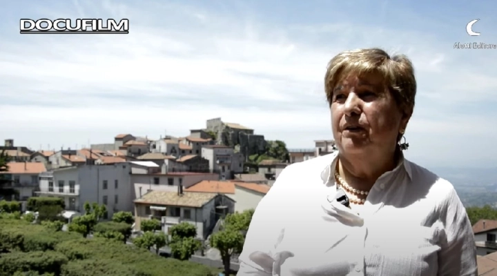 “Un giorno con… Lucia Paolino”. Per le strade del borgo, un docufilm lungo i passi dei ricordi