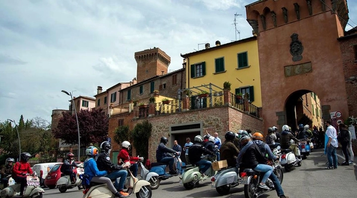 “La Chianina in Vespa”, un raduno tra le bellezze della Valdichiana