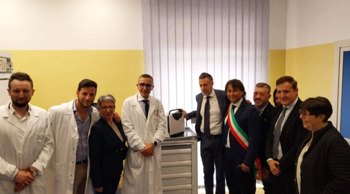 Una Donazione che fa la Differenza: Arriva un Ecografo Portatile al Reparto di Oncologia di Pagani