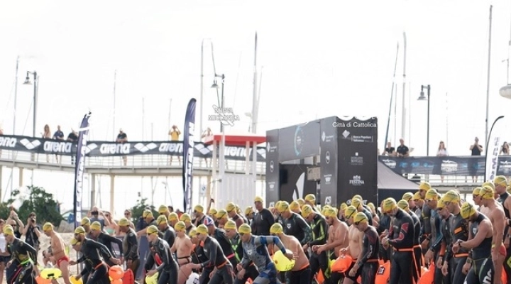 Doppio record per OCEANMAN Cattolica (24-26 maggio), in acqua 700 nuotatori da 38 nazioni