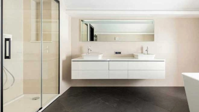 10 Soluzioni di Arredo Moderno per un Bagno Elegante e Funzionale