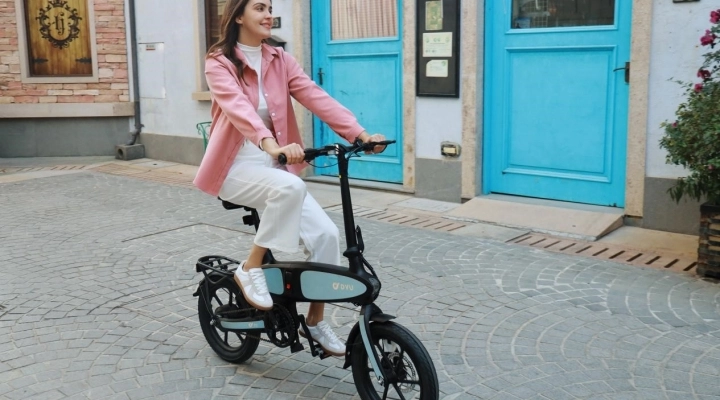 DYU lancia la nuova bicicletta elettrica C2 - una soluzione intelligente per la mobilità urbana