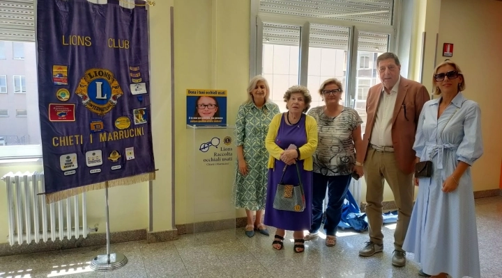 Lions Club Chieti I Marrucini posiziona un raccoglitore per occhiali usati nel Policlinico di Chieti